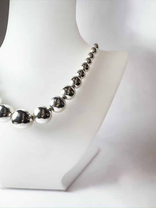 Collar Bolas de plata