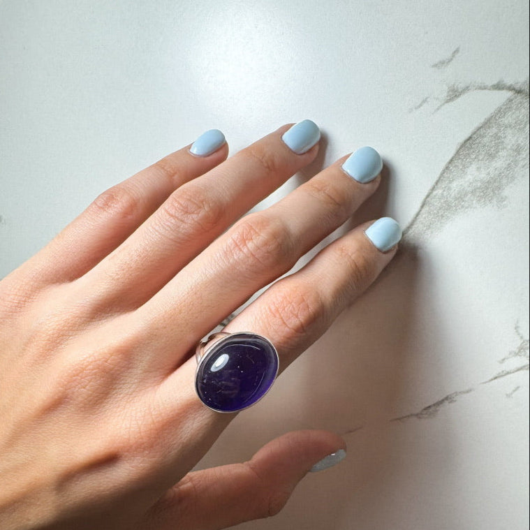 Anillo de plata con Amatista