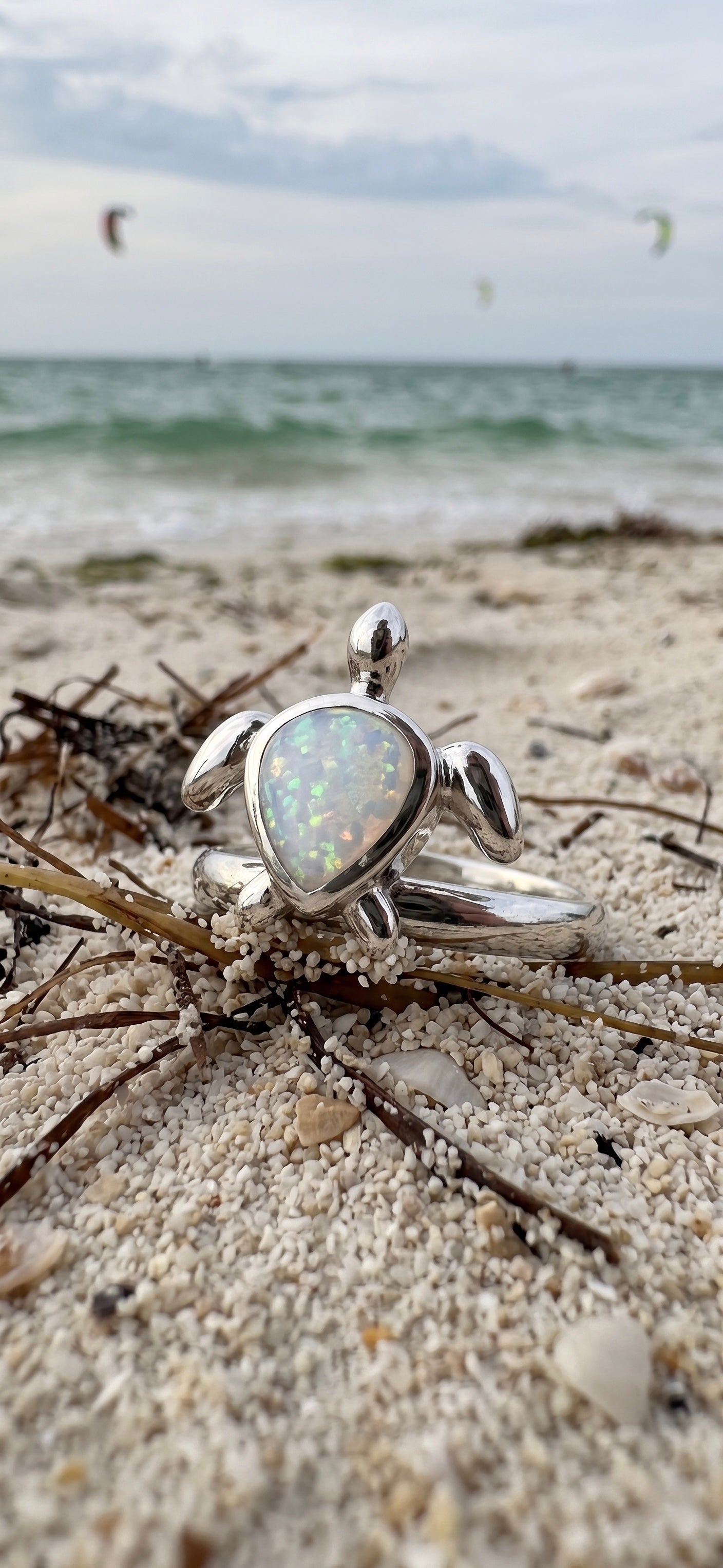 Anillo Tortuga con Ópalo en Plata .925