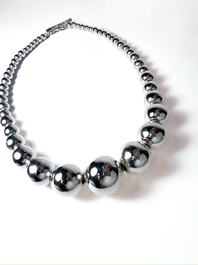 Collar Bolas de plata
