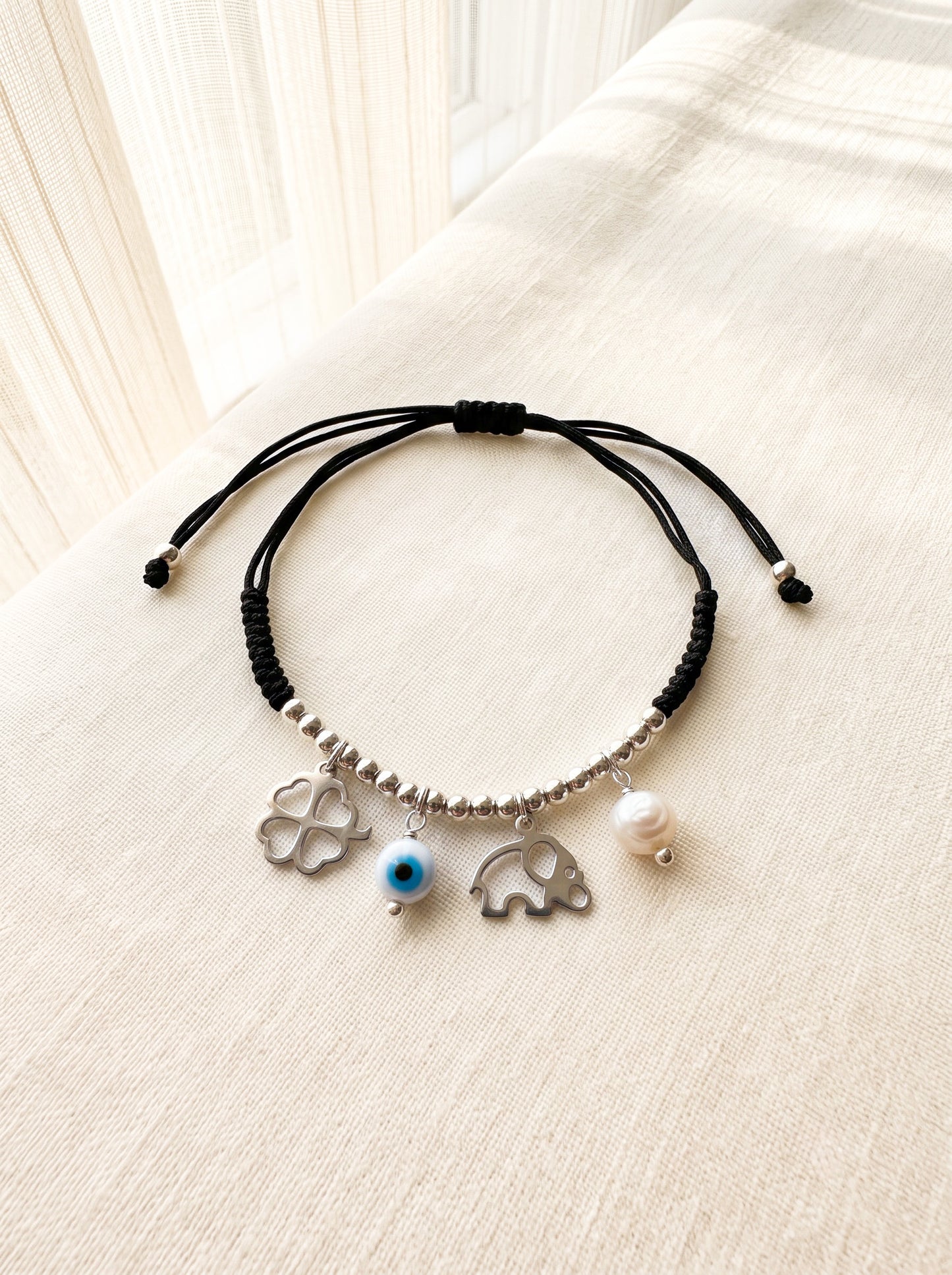 Pulsera Amuletos-4 dijes