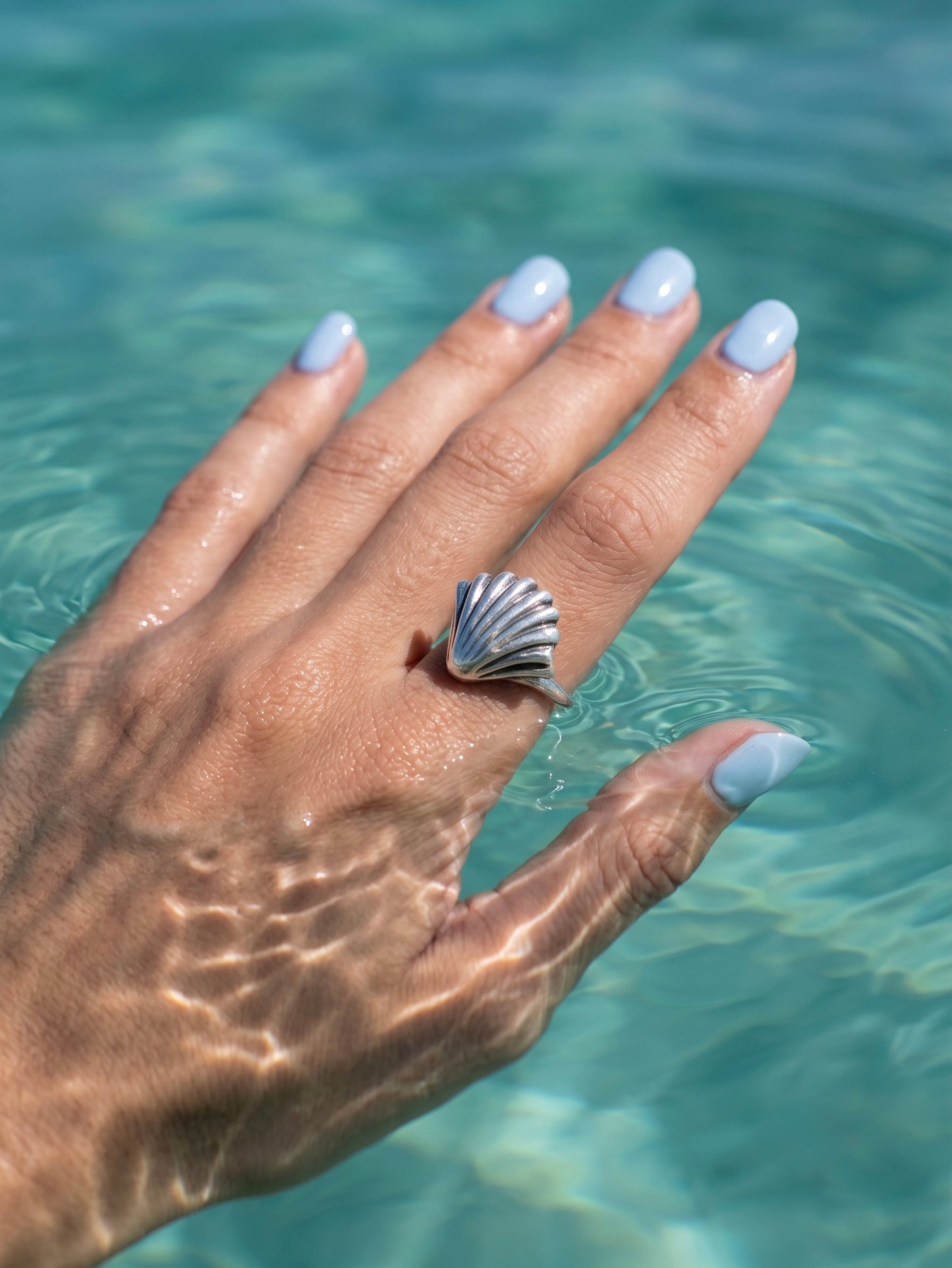Anillo Concha de plata con ópalo