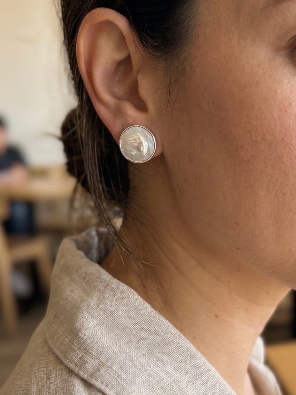 Aretes Botón de Madre Perla en Plata .925